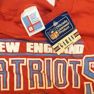 NEW ENGLAND PATRIOTS VINTAGE SHIRT Sz L NFL FOOTBALL  single stitch Garan